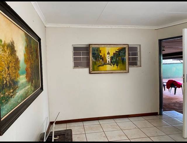 8 BEDROOM HOUSE FOR SALE IN KAMEELDORINGPARK